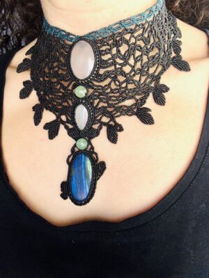 Plastron quartz rose, labradorite et perles d'aventurine verte
